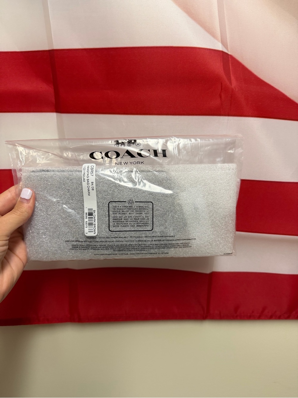 Coach XL Hangtag - Picture 2 of 3